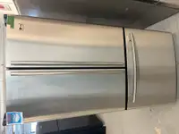 2167- Réfrigérateur LG Stainless portes française bottom freezer