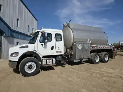 2012 FREIGHTLINER BUSINESS CLASS M2 112 6X4 T/A TANK TRUCK - Cummins ISL9 6 Cylinder 8.9L 345 HP Tur...