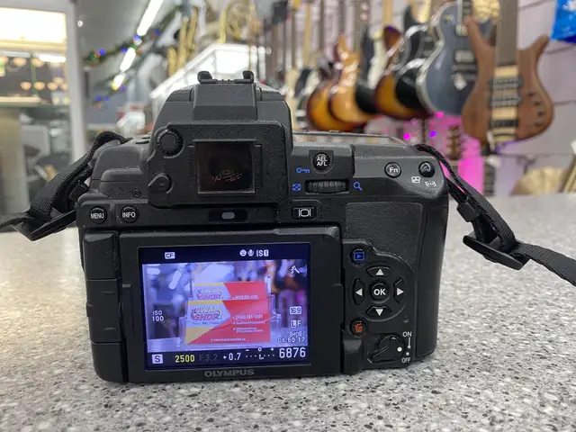 Olympus E-5 DSLR Camera64689496913537123