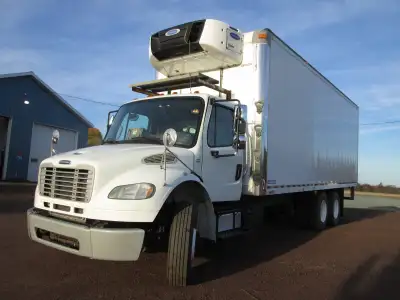 2018 Freightliner M2-106 reefer truck, Cummins L-9 270HP engine, 6 speed automatic transmission with...
