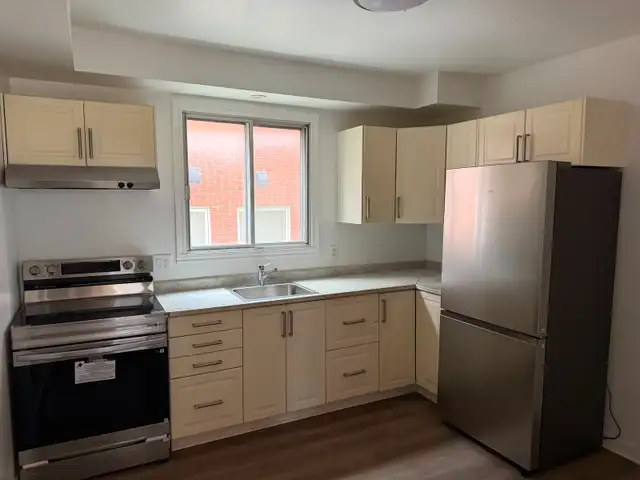 APARTMENT FO RENT 4 1/2 - 700 CREMAZIE E. $1,300