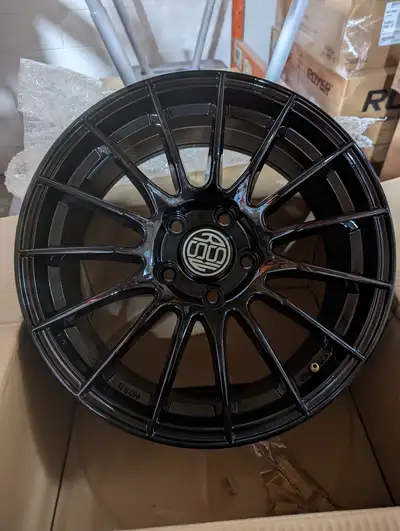 Size: 17x7 Bolt Pattern: 5x114.3 Centre Bore: 66.1 Offset: 40 Colour: Black SKU: ANS756SGB #176