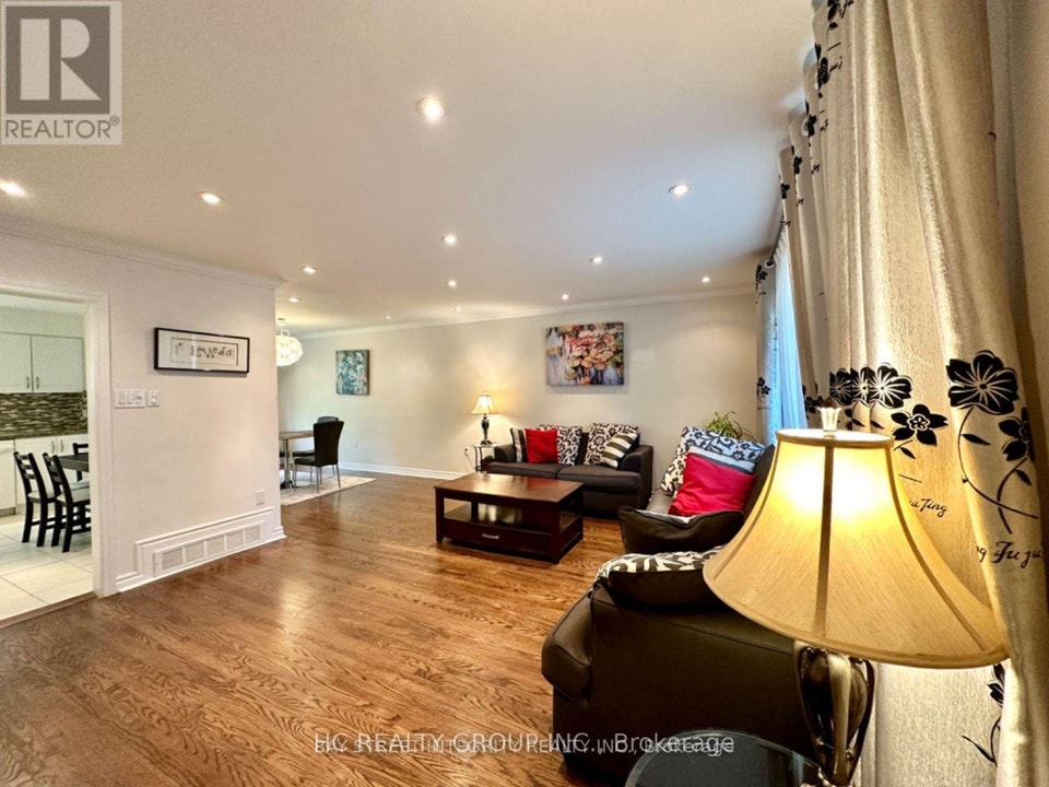 35 LAILEY CRESCENT Toronto (Willowdale East), Ontario 2