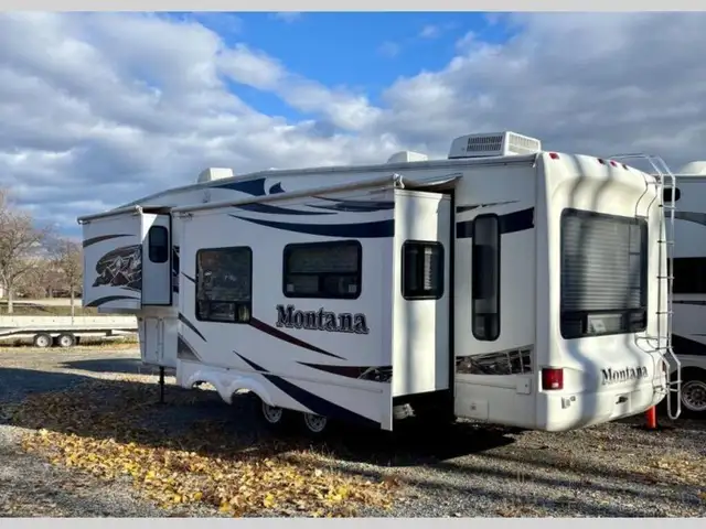 2008 Keystone RV Montana 2955RL in Travel Trailers & Campers in Penticton - Image 4