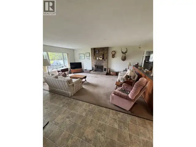 7253 WATCH LAKE ROAD Lone Butte, British Columbia in Houses for Sale in 100 Mile House - Image 9