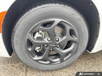 Only 25 Miles! This Chrysler Pacifica Hybrid has a trusty Gas/Electric V-6 3.6 L/220 engine powering... (image 8)