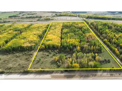23.38 acres of land only 10 minutes north of Drayton Valley or an hour from Spruce Grove! Lovely par...