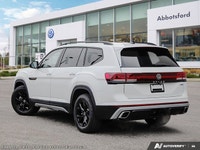 Ready for adventure, this stunning 2025 Volkswagen Atlas Peak Edition in pristine Pure White makes a... (image 3)