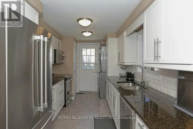 314 WYLDWOOD LANE S South Huron (Stephen), Ontario in Houses for Sale in Grand Bend - Image 18