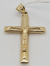 (78500-2) Unisex 10K Yellow Gold Crucifix Pendent
