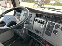 GUILLAUME 514-404-6940 Photo à titre indicatif, nous avons plusieurs unités pareilles // Photo for r... (image 8)