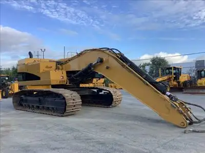 2011 Caterpillar 374DL in Heavy Equipment in Laval / North Shore - Image 3