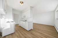 Amenities: Keyless Entry • City Views • Air Conditioning Suite & Building: Spacious bachelor, one-be... (image 2)