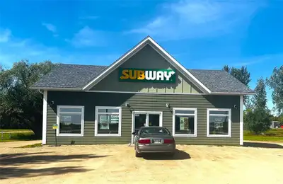 R33//Melita/Exciting opportunity to own a well-established Subway restaurant in Melita! Recently ren...