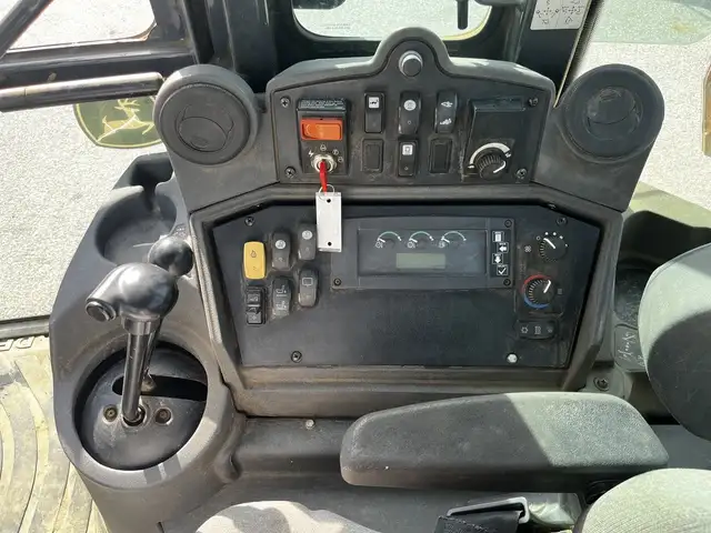 2010 John Deere 310SJ 4x4 Wheel Loader Extended Hoe 4 in 1 92 in in Heavy Trucks in Edmonton - Image 37