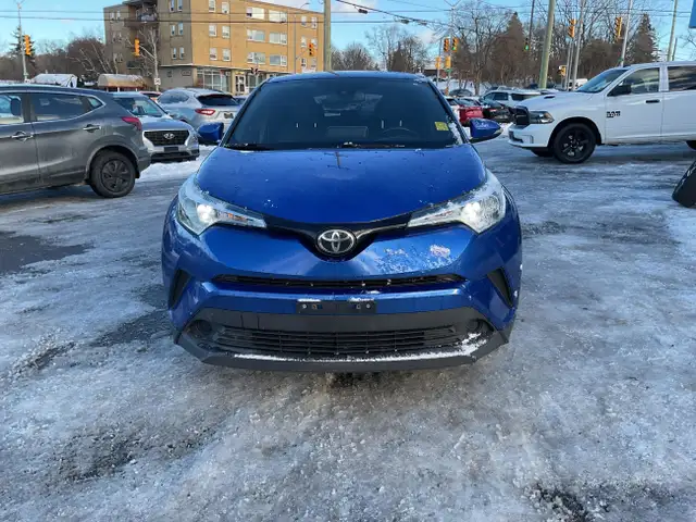2019 Toyota C-HR in Cars & Trucks in Ottawa - Image 9