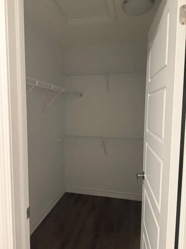 Private room for rent in Other in Oakville / Halton Region - Image 5