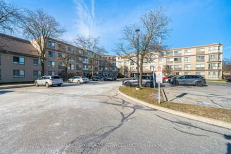 8351 Mclaughlin Rd W in Condos for Sale in Mississauga / Peel Region - Image 2