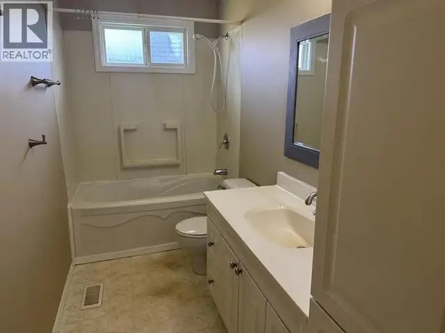 12 RALSTON DRIVE Mackenzie, British Columbia in Houses for Sale in Smithers - Image 10