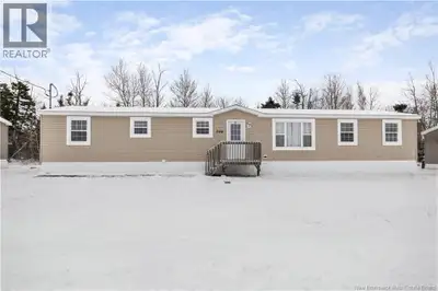 This well-maintained 2014 mini home offers comfortable, modern living in a convenient in-town locati...
