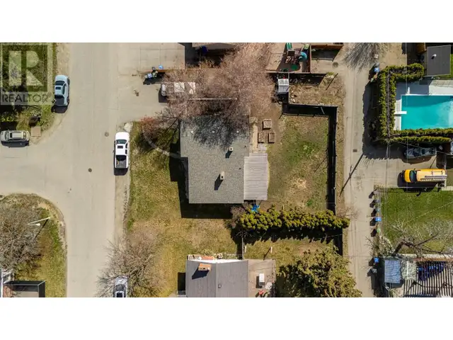 1388 Cherry Crescent W Kelowna, British Columbia in Houses for Sale in Penticton - Image 7
