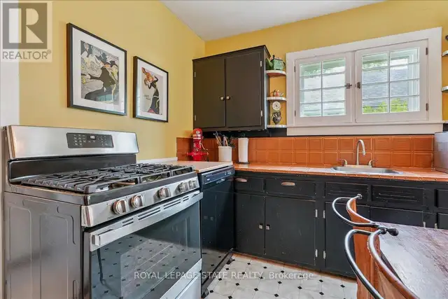 94 CENTRE STREET Niagara-on-the-Lake (Town), Ontario in Houses for Sale in St. Catharines - Image 16