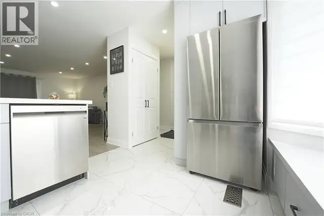 136 JANSEN Avenue Kitchener, Ontario in Long Term Rentals in Kitchener / Waterloo - Image 15