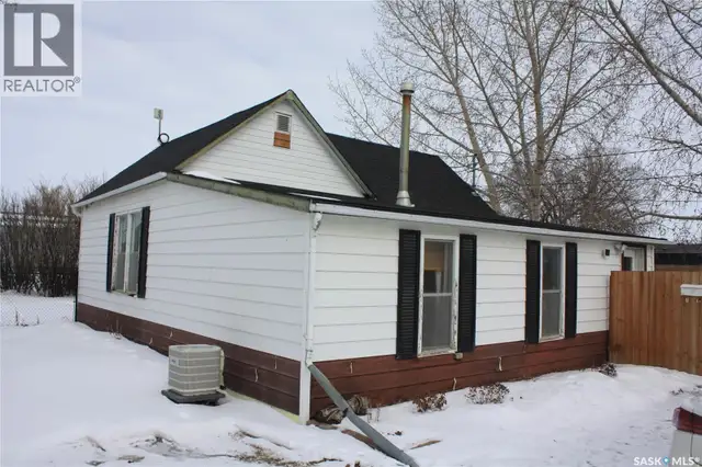 200 3rd STREET Dundurn, Saskatchewan in Houses for Sale in Saskatoon - Image 4