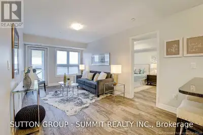 Stunning Spacious 2 Bedroom Suite Is Located In The Popular Hawthorne Village On The ParkCondos Loca...