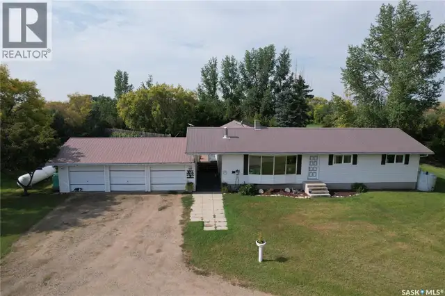 Harris Horse Acreage Harris Rm No. 316, Saskatchewan in Houses for Sale in Saskatoon - Image 2