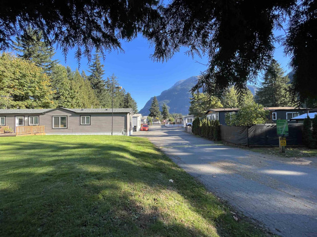 20 63071 FLOOD HOPE ROAD Hope, British Columbia in Houses for Sale in Hope / Kent - Image 2