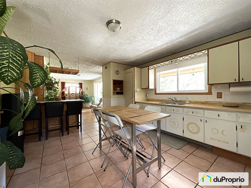 $339,000 - Country home for sale in Ste-Lucie-Des-Laurentides — photo 3