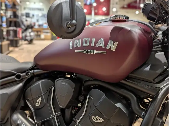2026 Indian Motorcycle Scout Bobber // Maroon Metallic Smoke in Street, Cruisers & Choppers in Winnipeg - Image 8