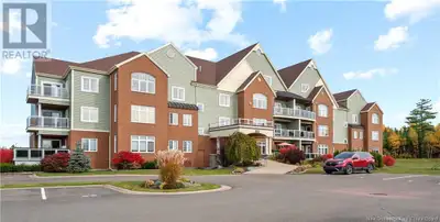 WELCOME TO ONE OF THE BEST EXECUTIVE CONDO UNITS IN THE BUILDING - CORNER UNIT BOASTING OVER 1,500 S...
