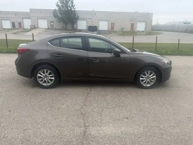 2016 MAZDA3 4DR SEDAN606394328201963525