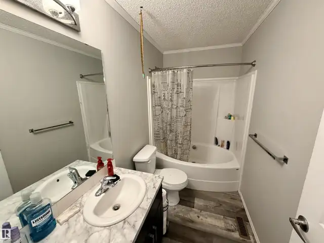 54002 RR 105 Rural Two Hills County, Alberta in Houses for Sale in Strathcona County - Image 18
