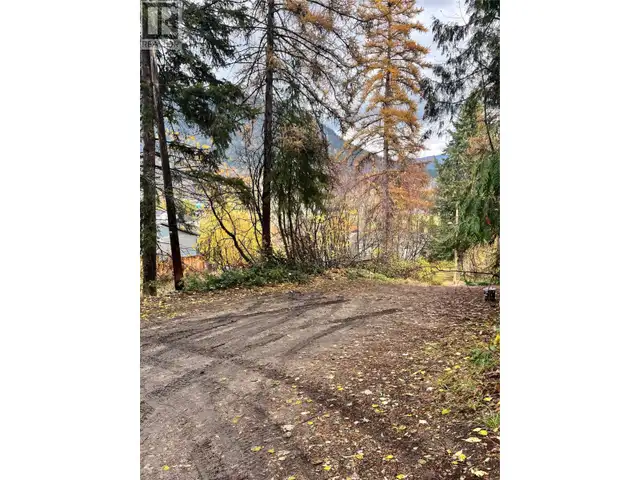 LOT B 9th Avenue Castlegar, British Columbia in Land for Sale in Nelson - Image 3
