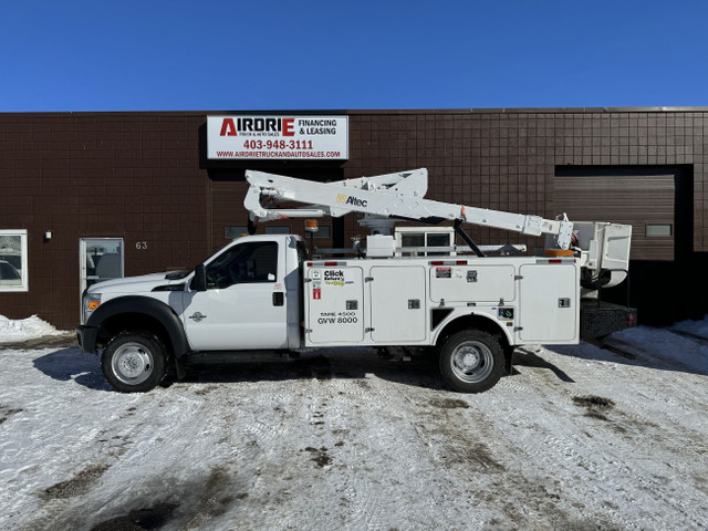 2012 Ford Super Duty F-550 XL Bucket Truck in Cars & Trucks in Calgary