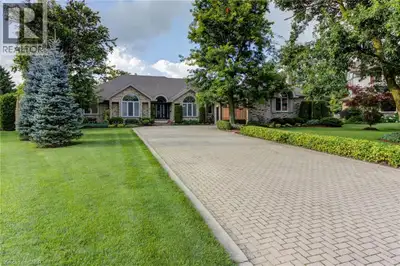 Luxurious Multi-Generational Living in Heidelberg. This custom-built bungalow blends West Coast flai...