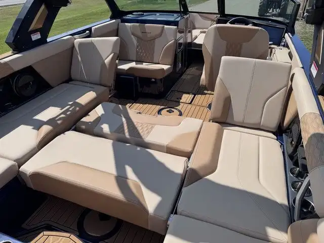 2025 Mastercraft XT24 in Powerboats & Motorboats in St. Albert - Image 17