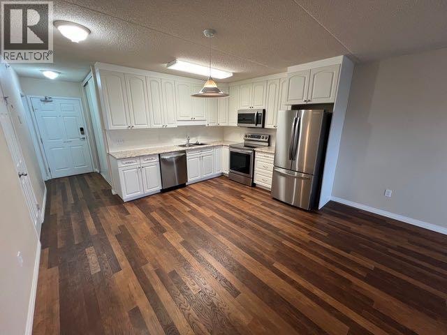 205, 228 Pembina Avenue Hinton, Alberta 2