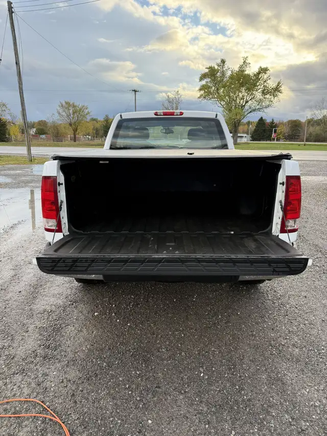 2008 GMC Sierra 1500 - 4WD - ONLY 78000kms!!! in Cars & Trucks in St. Catharines - Image 6