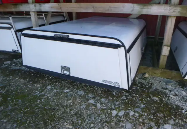 2020 - 2026 Chevrolet Silverado or GMC Sierra HD 2500/3500 8'Cap in Other Parts & Accessories in Kitchener / Waterloo - Image 2