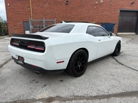 2019 DODGE CHALLENGER SXT PREMIUM PACKAGE BRIGHT WHITE ON BLACK LEATHER / GLOSS BLACK WHEELS WHEELS... (image 4)