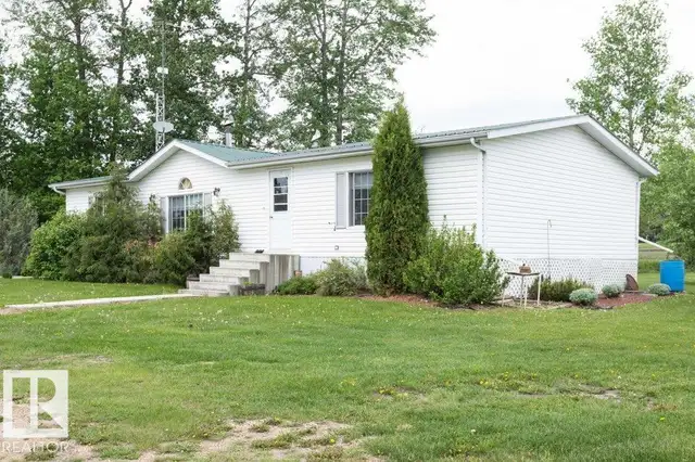 4903A 47 AV Rural Westlock County, Alberta in Houses for Sale in Edmonton - Image 6