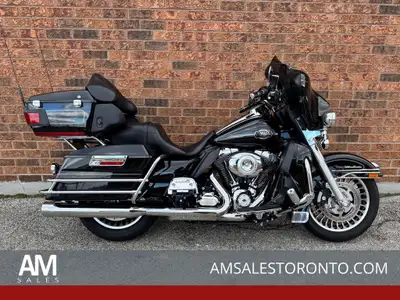 Beautiful Black 2012 Ultra Classic with Vance & Hines pipes, 103ci, 6-speed, highway pegs, custom Wi...