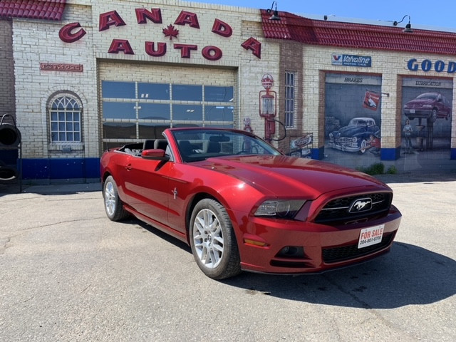 2014 Ford Mustang Premium Convertible Ruby Red ony 79,000 kms in Cars & Trucks in Winnipeg