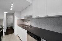In the West End! If you're looking for Yaletown fit and finish with a West End English Bay view, the... (image 3)
