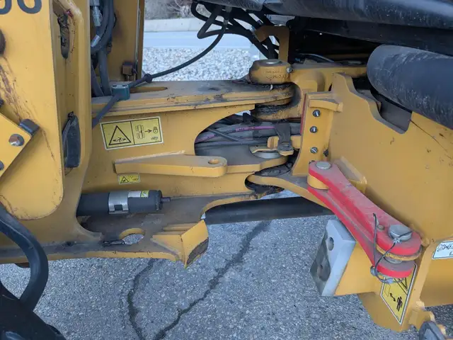 2020 CATERPILLAR 908M in Heavy Equipment in Edmonton - Image 20