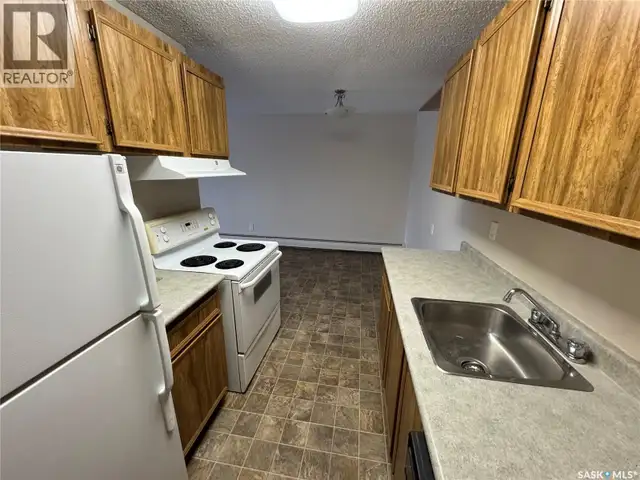 306 1808 EAGLESHAM AVENUE Weyburn, Saskatchewan in Condos for Sale in Regina - Image 2